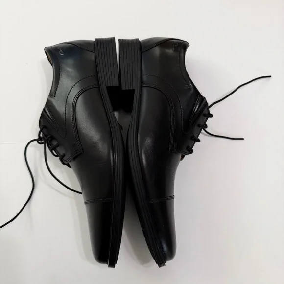 Clarks Black Leather Cap-Toe Derby Shoes - Picture 3 of 12